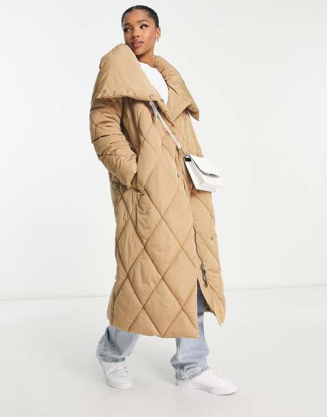Stradivarius longline diamond quilted coat in camel  - view 1