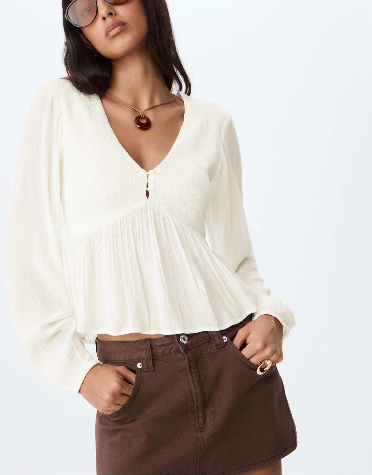 Stradivarius Loose-fitting long sleeve blouse in white