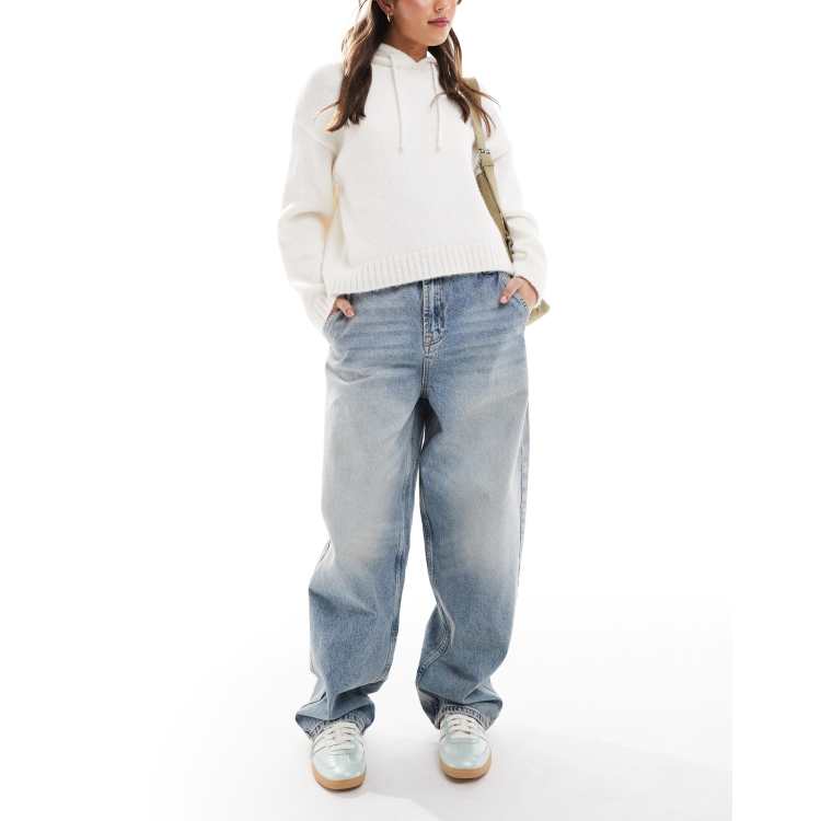 Stradivarius low rise baggy jean in mid blue | ASOS