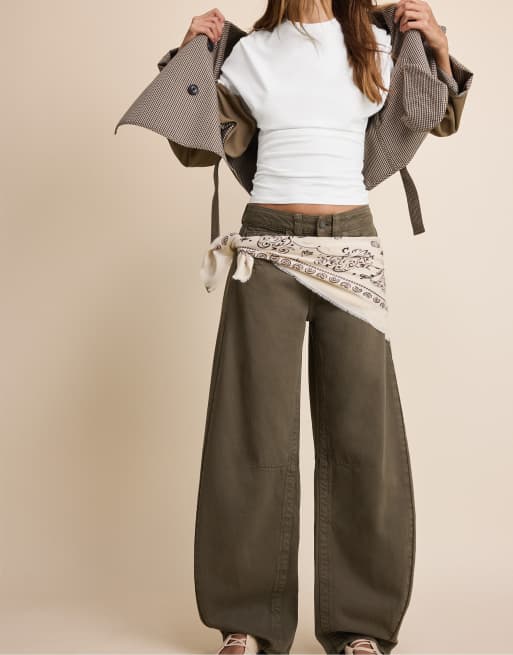 Stradivarius Low-Rise Balloon-Jeans in Khaki, 2 von 5