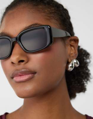 Stradivarius - Lunettes de soleil rectangulaires - Noir