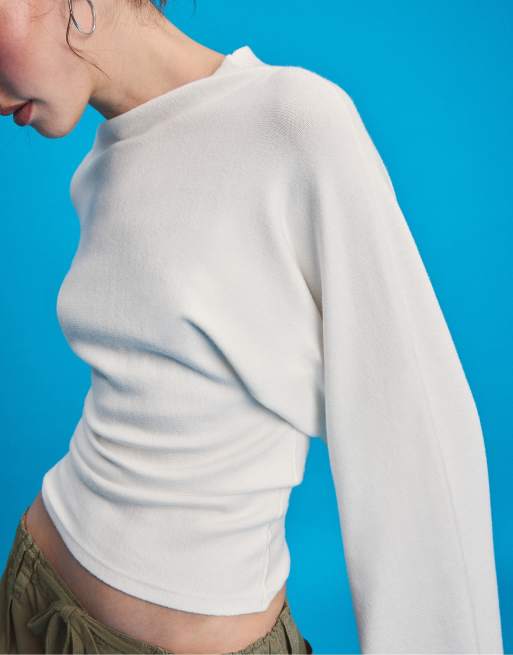 Stradivarius maglione a collo alla coreana con maniche a kimono in écru, 5 di 7