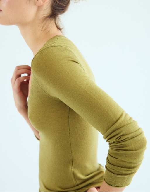 Stradivarius maglione basic in lana e seta con scollo rotondo verde oliva, 4 di 7