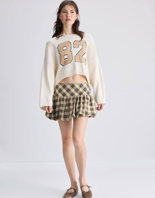Stradivarius maglione corto in maglia Number color vaniglia