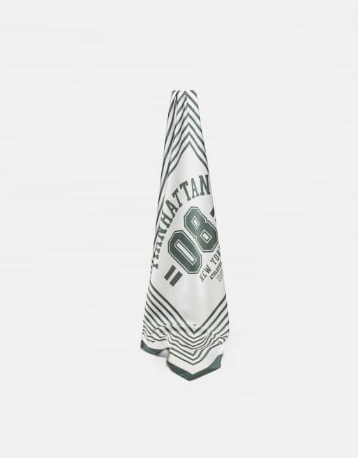 Stradivarius Manhattan striped scarf in khaki, 4 of 4
