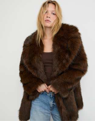 Stradivarius - Manteau classique en fausse fourrure - Marron-Brown