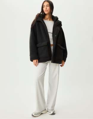 Stradivarius - Manteau court en imitation peau de mouton - Gris