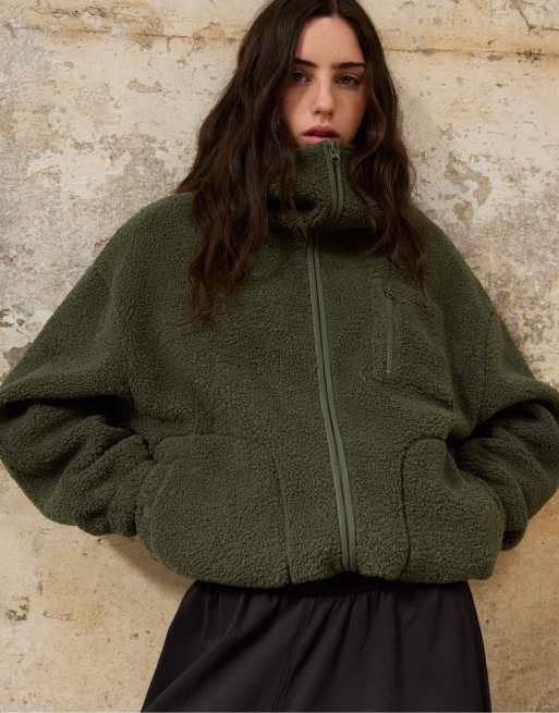 Stradivarius manteau en imitation peau de mouton avec brandebourgs en kaki, 5 de 7