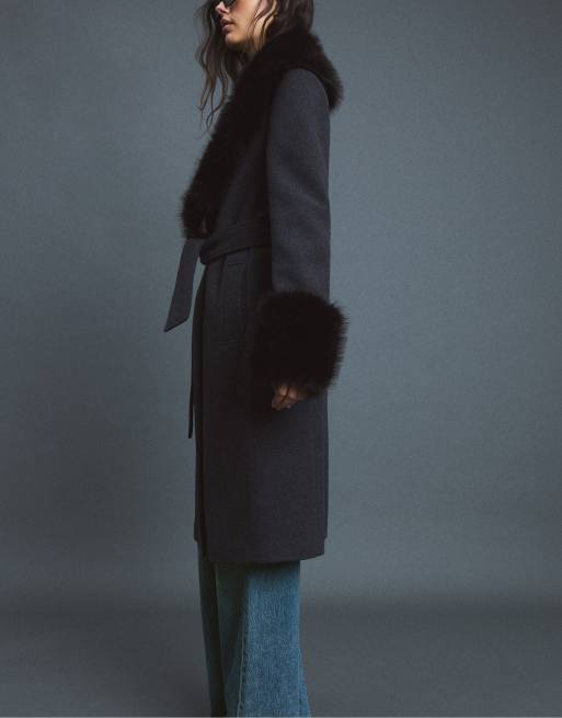 Stradivarius manteau mi-long avec col en faux-fur gris foncé, 2 de 7