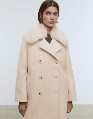 Stradivarius - Mantel in Ecru mit Kunstpelzkragen und Filzstruktur-Weiß