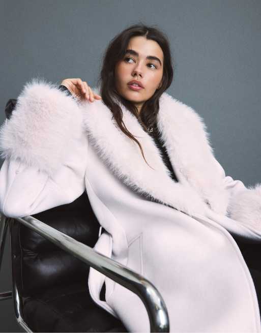 Stradivarius Mantel mit geradem Schnitt und Faux-Fur-Kragen in Ecru, 4 von 7