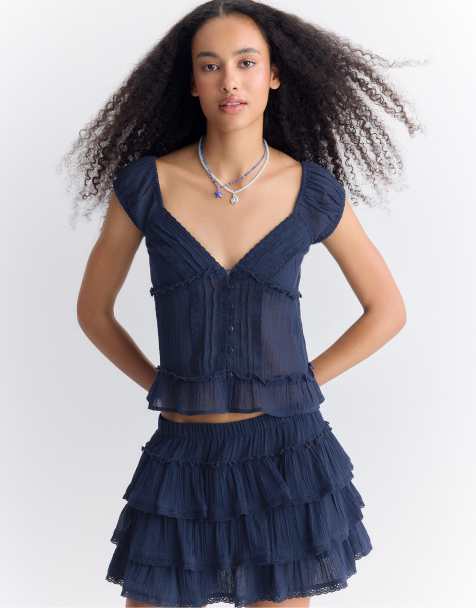 Stradivarius – Marinblå, krinklad skort med volang - view 1