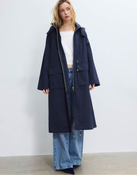 Stradivarius – Marinblå, lång parkas med volym - view 1