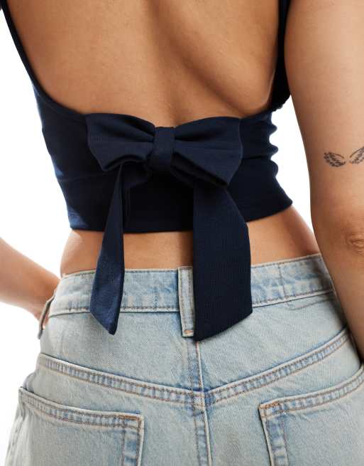 Stradivarius – Marinblå topp med knytning baktill och bar rygg , 3 av 4