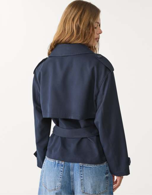 Stradivarius - Marineblå cropped trenchcoat med bælte, 2 af 4