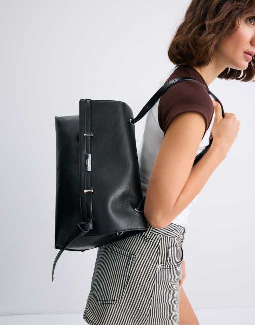 Stradivarius Maxi belt bag in black, 2 of 4