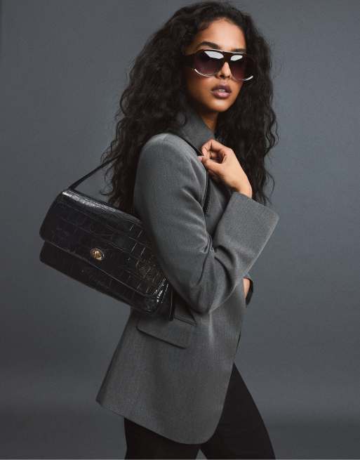 Stradivarius Maxi borsa a spalla effetto coccodrillo nera, 2 di 4