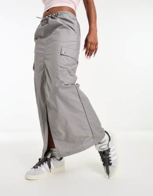 maxi cargo skirt in light gray