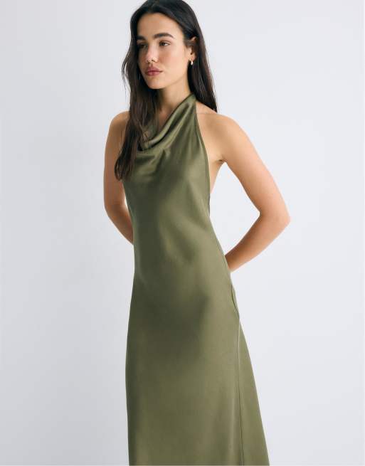 Stradivarius - Maxi jurk met open achterkant en halternek in olijfgroen, 4 van 4