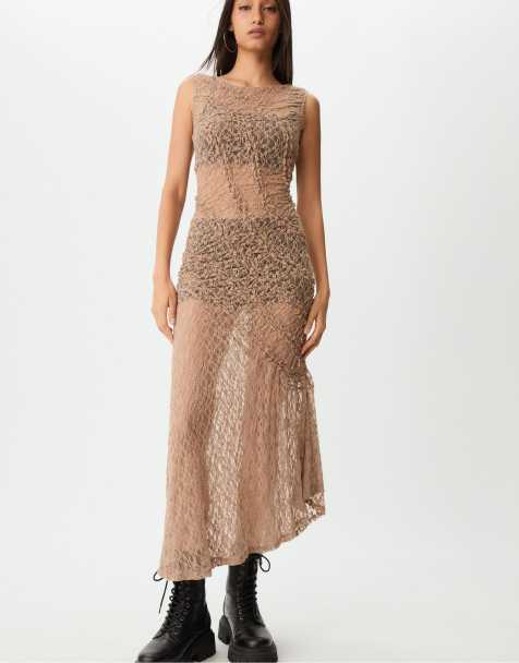 Stradivarius – Maxikleid aus brauner Spitze mit asymmetrischem Schnitt - view 1