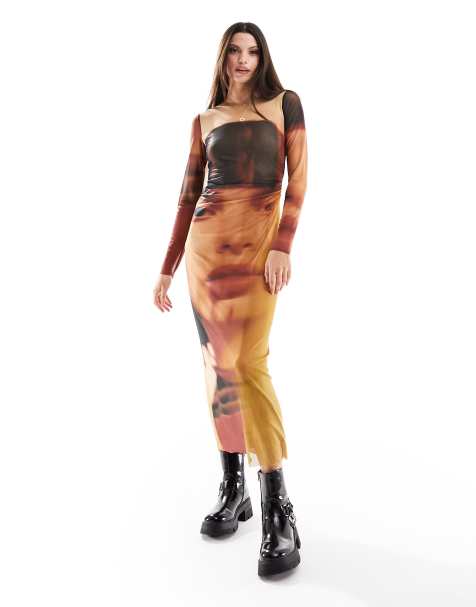 Stradivarius – Maxikleid aus Netzstoff mit Gesichts-Grafikprint - view 1