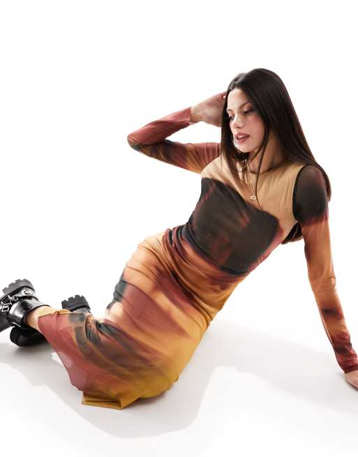 Stradivarius – Maxikleid aus Netzstoff mit Gesichts-Grafikprint , 3 von 4