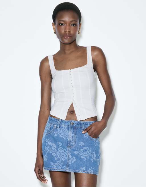 Stradivarius – Mellanblå skort i denim med laserskuret blommönster, 4 av 4
