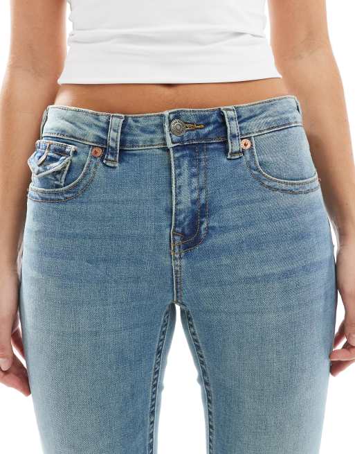 Stradivarius – Mellanblå, utsvängda jeans med låg midja, 5 av 5