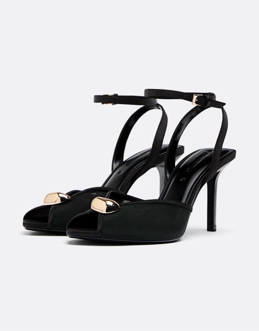 Stradivarius - Mesh sandalen met hak en metalen details in zwart, 3 van 4