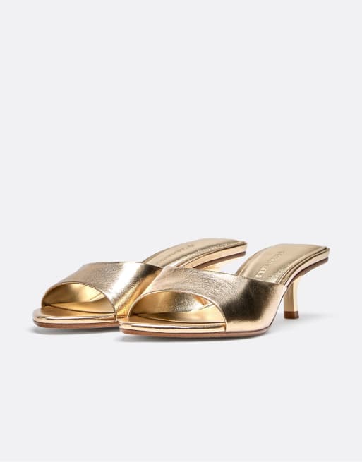 Stradivarius Metallic heeled mule sandals in gold, 3 of 6