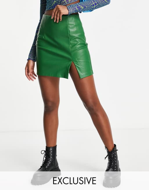 Stradivarius - Micro minirok van imitatieleer met inkeping in de zoom in groen