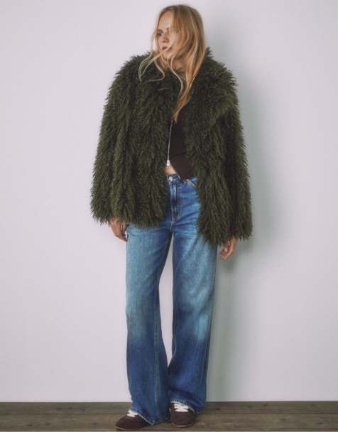 Stradivarius Mid-length dishevelled faux fur coat in green - view 1