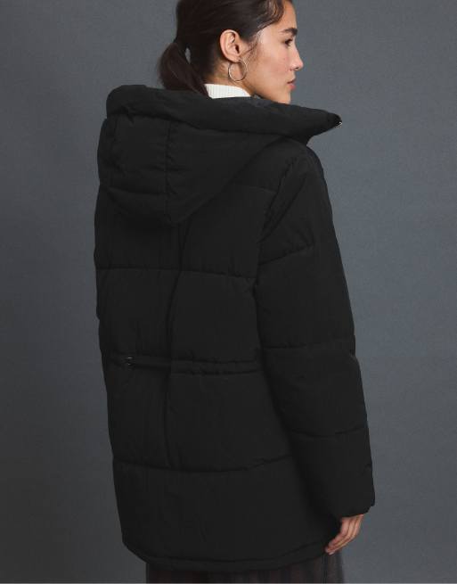 Stradivarius Mid-length padded coat in black, 3 of 7