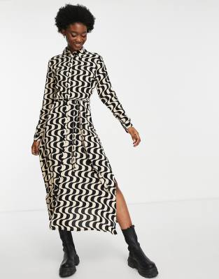 Stradivarius – Midi-Hemdkleid mit Retro-Wellenmuster