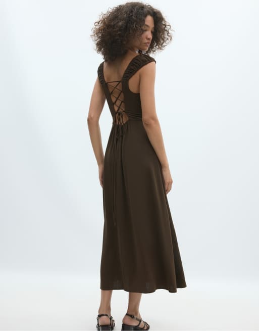 Stradivarius - Midi-jurk met gestrikte achterkant in bruin, 3 van 4