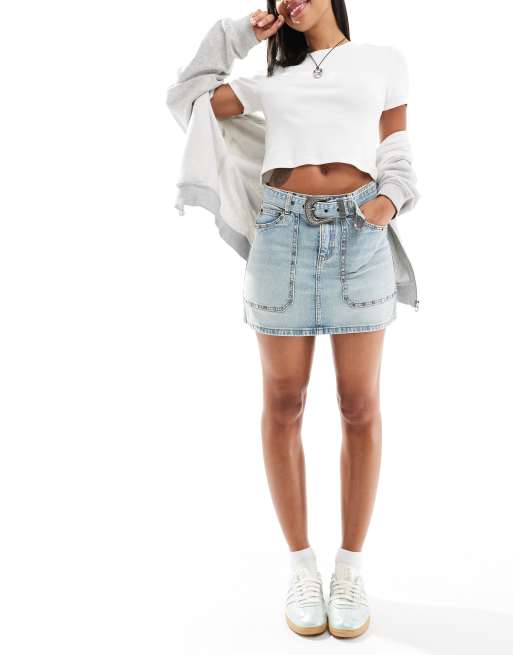 Stradivarius – Mini-Jeansrock in verwaschenem Mittelblau mit Nietenverzierung, 5 von 5