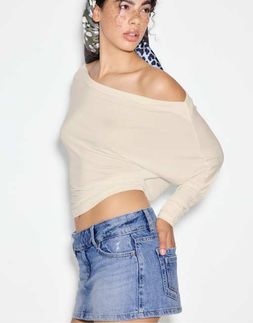 Stradivarius mini jupe-short à boucle marteau en denim bleu moyen, 2 de 7