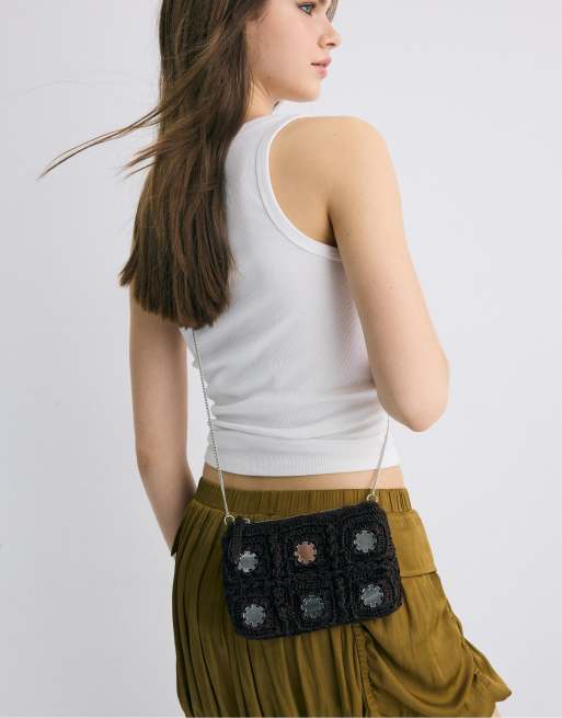 Stradivarius - Mini sac bandoulière en maille crochetée avec détails miroirs - Marron, 3 de 4