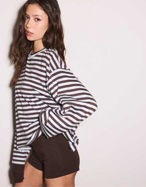 Stradivarius – Mini-Shorts in Braun - view 1