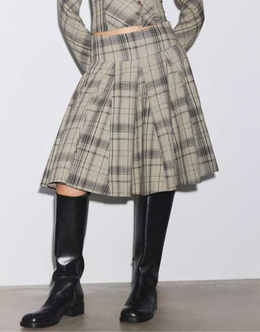 Stradivarius Mini skirt with godets in khaki, 2 of 5