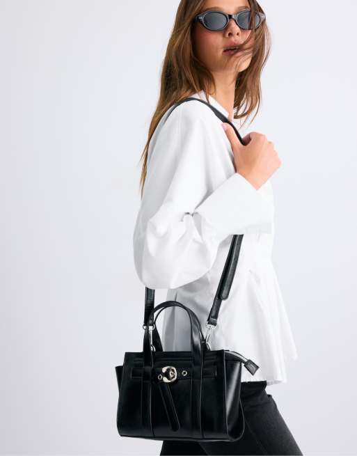 Stradivarius mini tote-taske med spænde i sort, 2 af 4
