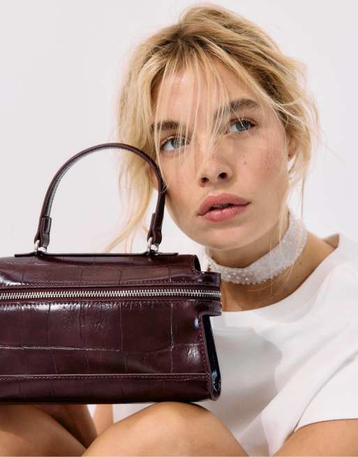 Stradivarius Mini-Umhängetasche in Burgunderrot mit Kokosnuss-Effekt, 2 von 4