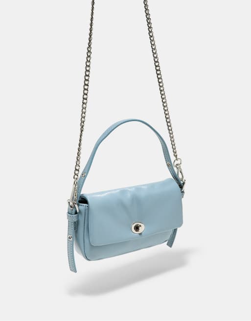 Stradivarius Mini-Umhängetasche mit Crinkle-Effekt in Himmelblau, 4 von 4