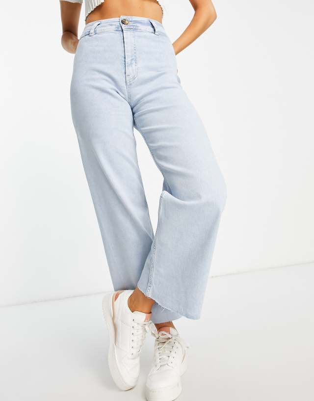 Stradivarius minimal wide leg cropped jean in light wash