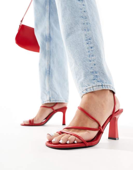 Stradivarius - Minimalistische sandalen met hak en bandjes in rood