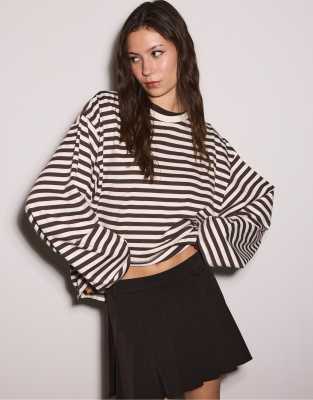 Stradivarius - Minirock in Braun mit Kellerfalten-Brown