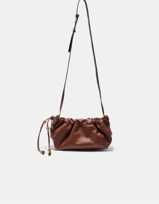 Stradivarius - Mit Perlen verzierte Umhängetasche in Braun-Brown