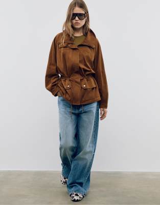 Stradivarius - Mittellanger Parka aus Wildlederimitat in Braun-Brown