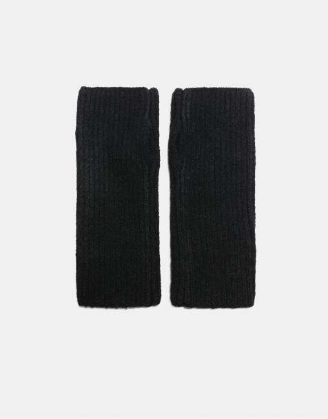 Stradivarius Mittens in black - view 1