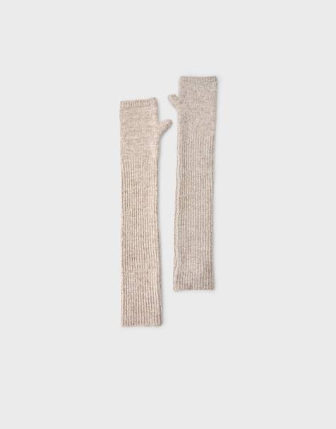 Stradivarius Mittens in mid beige - view 1
